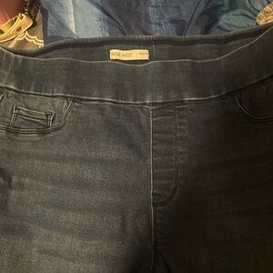 These are nine west size 16 Jean fairly worn
